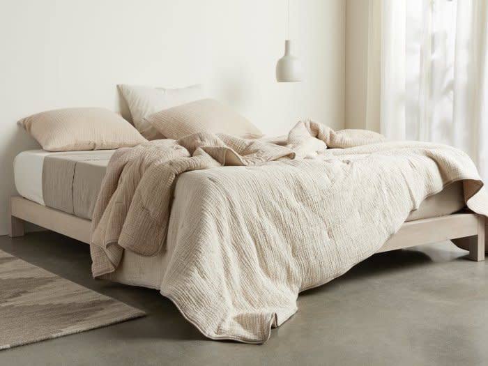 Twin/Twin XL Cotton Quilt in Natural/Ivory E3143