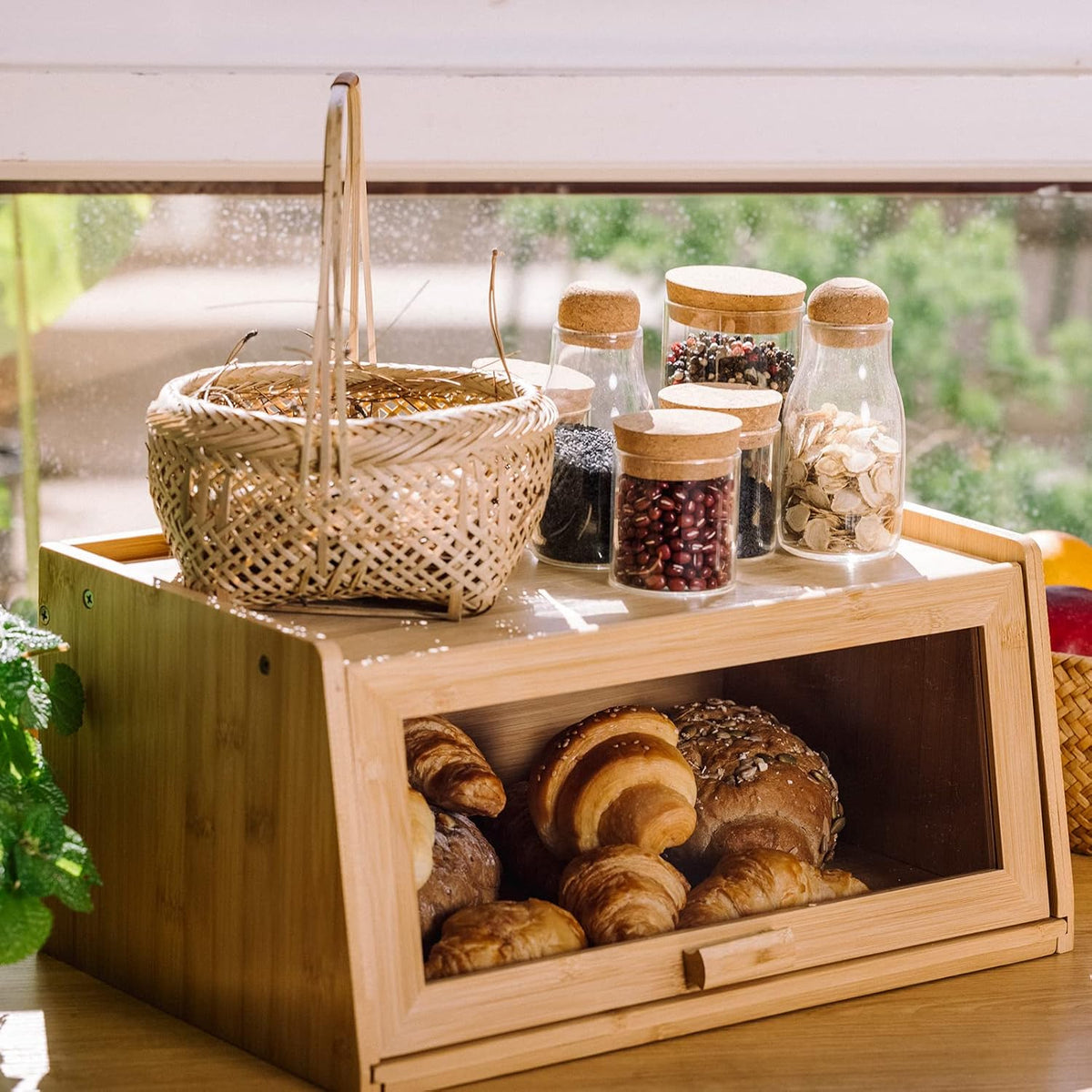 Bamboo Bread Box with Cutting Board H902