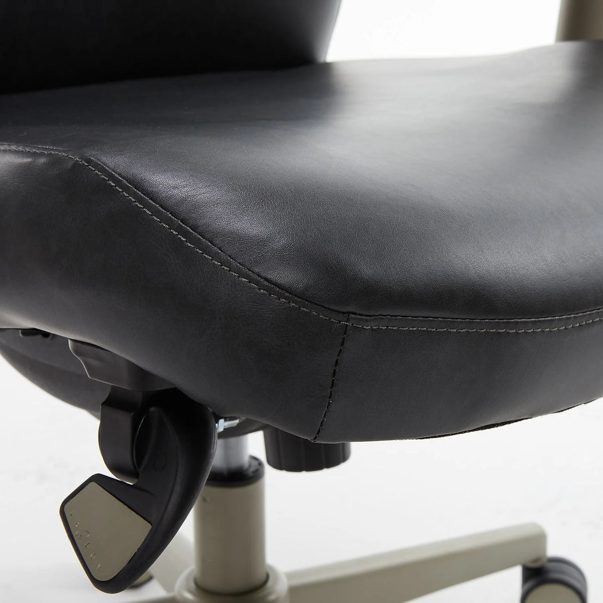 Black Faux Leather Ergonomic Swivel Executive Chair A6022